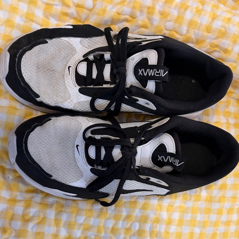 Nike Air Max Black and White Athletic Shoes